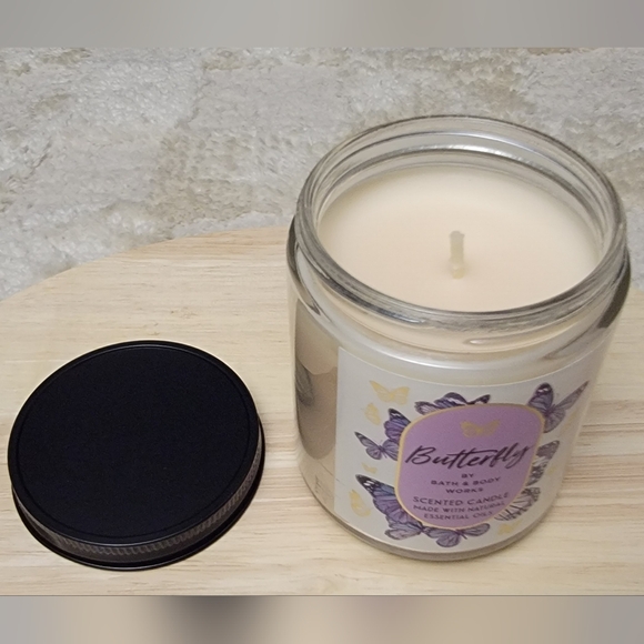 Bath & Body Works Single Wick Scented Candle Butterfly - Picture 2 of 3